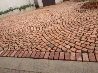 Cobble half brick paving