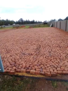 Cobble half brick Paving