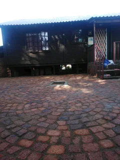 Cobble half brick Paving