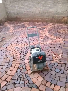 Cobble half brick Paving