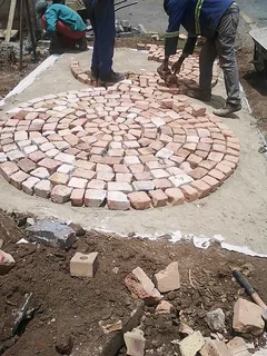 Cobble half brick paving