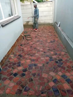 Cobble half brick Paving