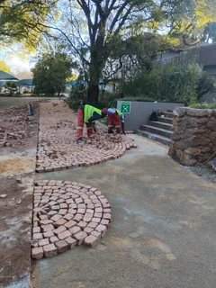Cobble half brick Paving