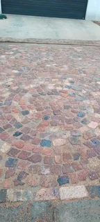 Cobble half brick paving