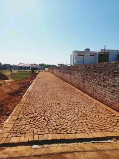 Cobble half brick paving