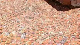 Cobble half brick Paving