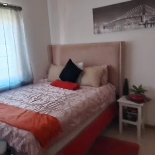 room for rent (Female )-Midrand Midway Mews