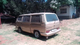 2002 Volkswagen Microbus Hatchback