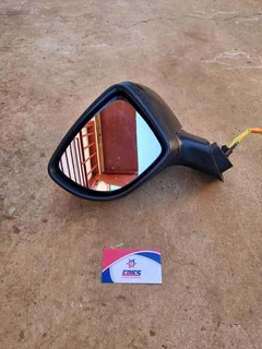 2018 Renault Captur Left Door Mirror For Sale @Ebiesusedspares