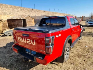2023 Isuzu D-max KB300 V-cross 3.0TD 4x4 4JJ3 Double Cab Stripping For Parts @Ebiesusedspares