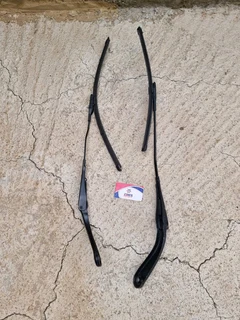 2017 BMW F20 118i B38B15A Front Wiper Arms For Sale &#64;Ebiesusedspares