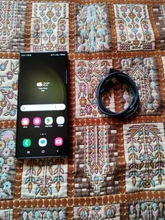 Selling Samsung galaxy S23 ultra  256gb and12gb