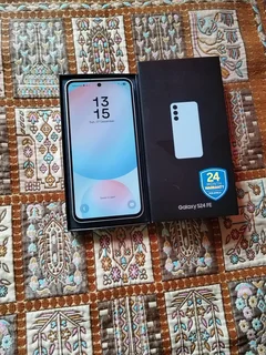 Selling brand new Samsung Galaxy S24 FE dual sim card 256gb ram8gb