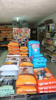 Complete maintaince food for large to giant breed dogs