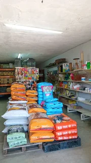 Complete maintaince food for large to giant breed dogs