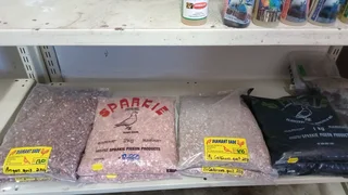 Natural pick pot for pegions