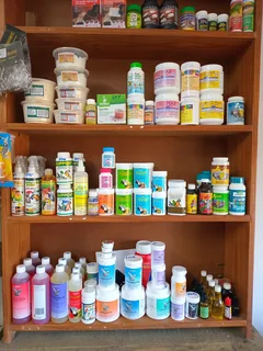 Back drop for external parasites in pigeons