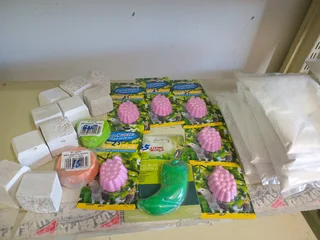 Calcium and mineral blocks for birds