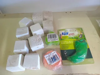 Calcium and mineral blocks for birds