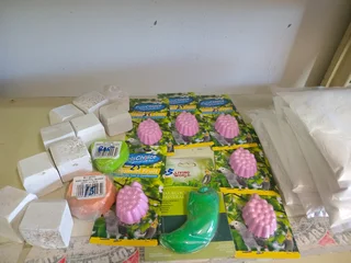 Calcium and mineral blocks for birds