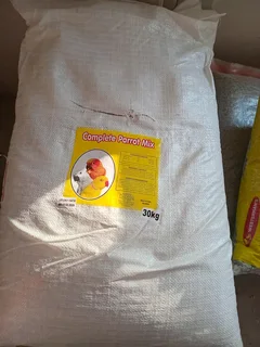 30kg Aviplus complete parrot mix