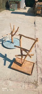 Parrot play stands available