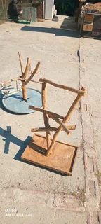 Parrot play stands available