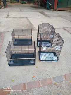 Cages for small and medium size birds
