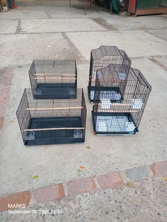 Cages for small and medium size birds