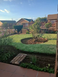 Lovely Cottage (Studio/ Bachelor Pad/ Open Plan Setting