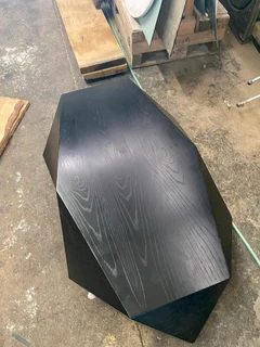 Diamond coffee table black