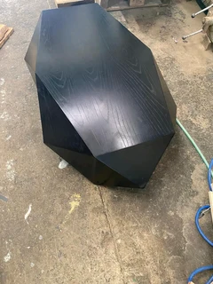 Diamond coffee table black