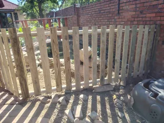 Wooden, Clearview, Wire Mesh &amp; Palisade Fencing – Johannesburg | Free Quotes
