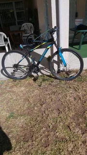 Raleigh mountain bike. 21 speed rear deraiileur.