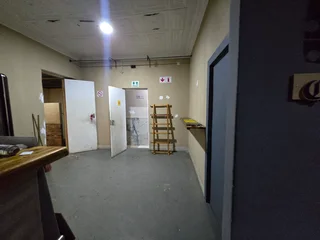 Retail Space/ Restaurant &#43; Liquor License/ Offices/ Commercial/ Franchise potential/Dark kitchen