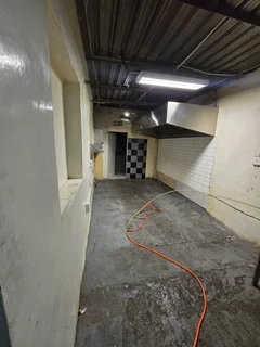 Retail Space/ Restaurant &#43; Liquor License/ Offices/ Commercial/ Franchise potential/Dark kitchen