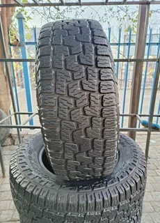 265 65 17 Pirelli scorpion廬 plus