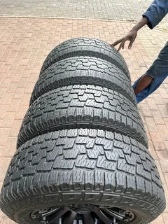 265 65 17 Pirelli scorpion廬 plus