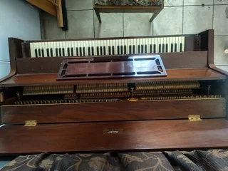Kawai Upright Piano R25 000 neg.