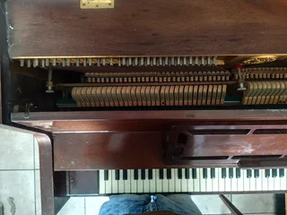 Kawai Upright Piano R25 000 neg.