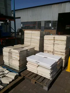 Used Gondola /Grocery/ Shop Shelving ready for use