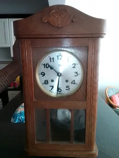 Antique Windup Pendulum Clock