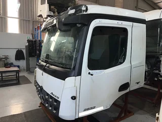 MERCEDES BENZ AROCS CAB