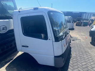 MERCEDES ATEGO DAY CAB- MP2