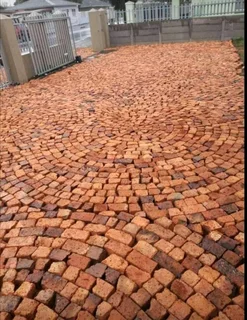 CLAY HALF BRICKS