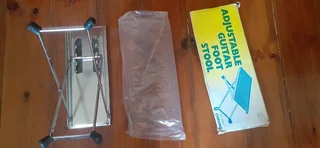 Adjustable guitar foot stool