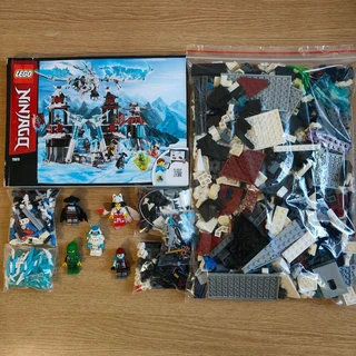 Lots of lego sets for kids all ages