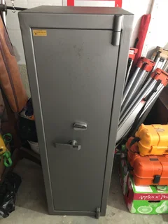 Rifle safe