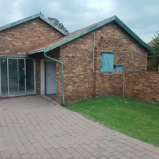 3 bed townhouse in Birchleigh