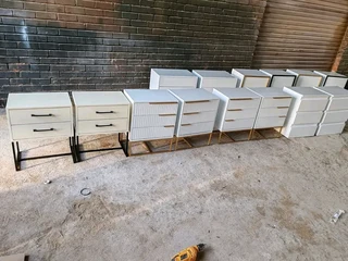 Pedestals and side tables